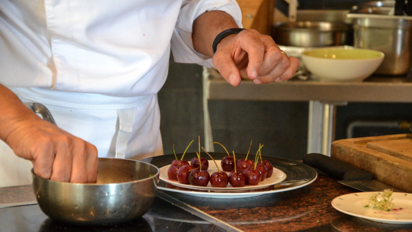 © Eh Cherry, La Cerise de Bessenay